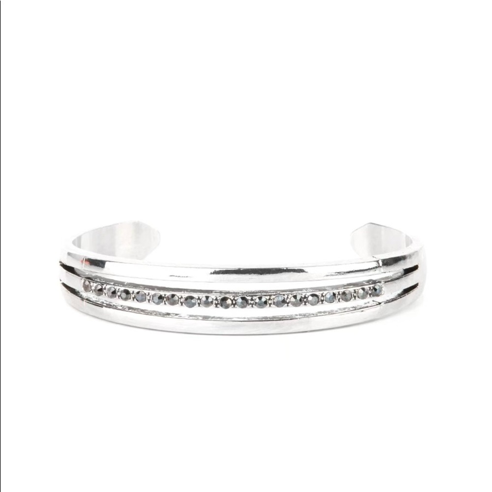 NWT - smoky hematite rhinestones cuff bracelet